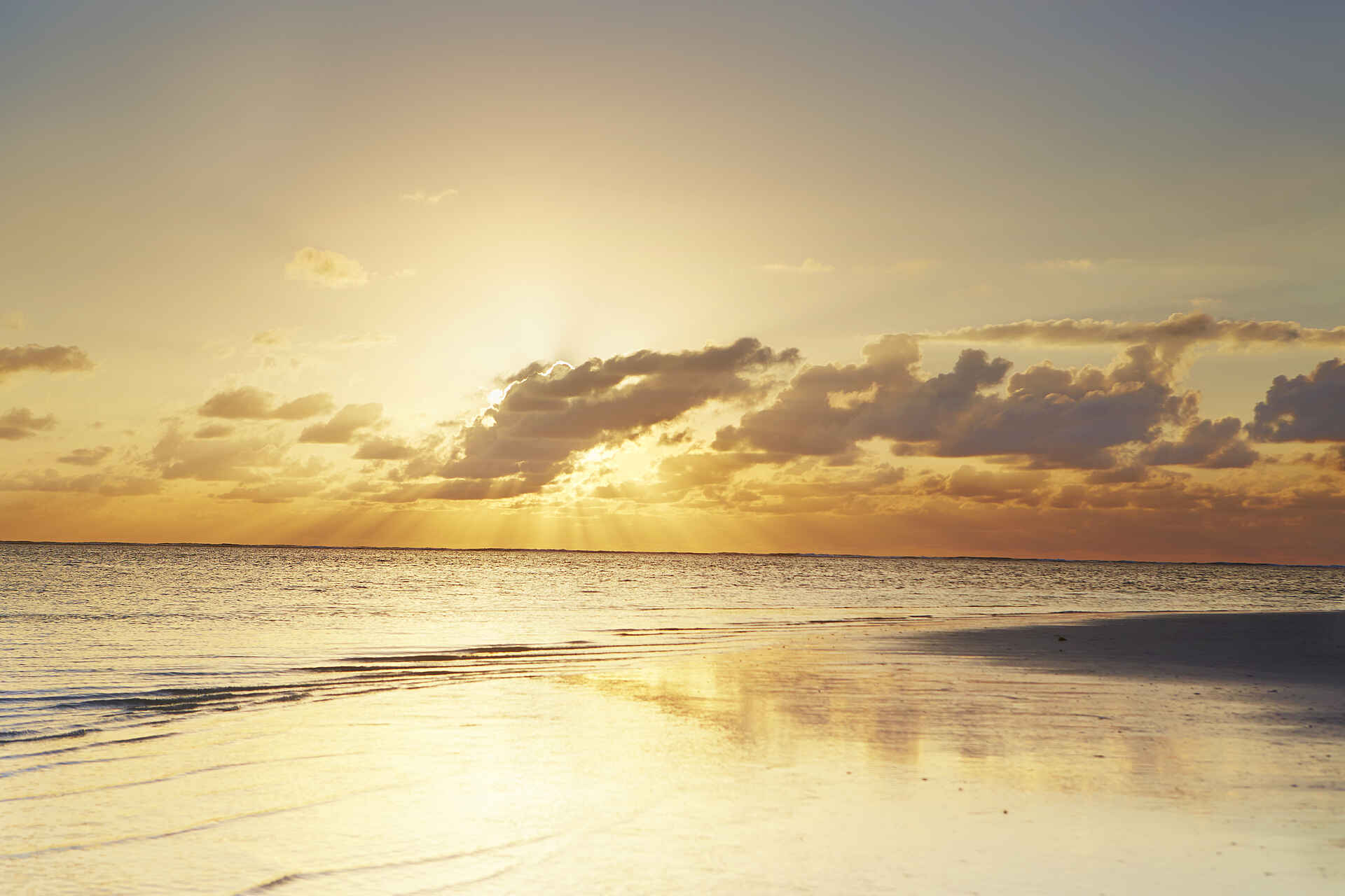 LUX Belle Mare: Sonnenuntergang am Meer
