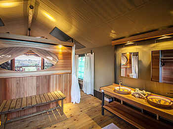 Rra Dinare Camp: Gästebad mit Doppelwaschtisch