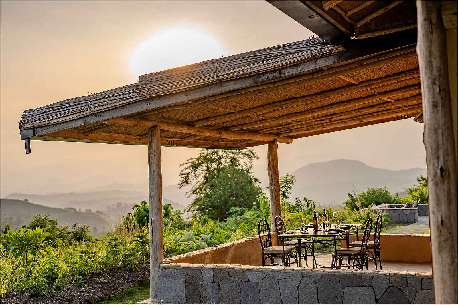 Volcanoes Kibale Lodge: Die Terrasse Volcanoes Kibale Lodge: Die Terrasse