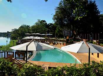 David Livingstone Safari Lodge: Pool am Sambesi David Livingstone Safari Lodge: Pool am Sambesi