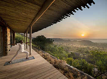 andBeyond Suyian Lodge: Das Yoga Deck mit atemberaubender Aussicht andBeyond Suyian Lodge: Das Yoga Deck mit atemberaubender Aussicht
