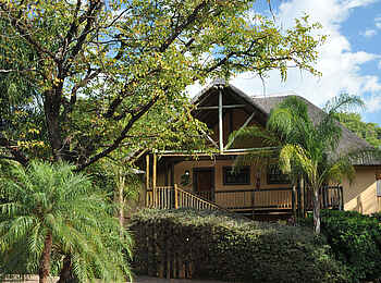 Chobe Marina Lodge: Gebäudeansicht