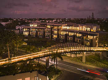 LUX Grand Baie: Die Brücke zu den Gästesuiten LUX Grand Baie: Die Brücke zu den Gästesuiten