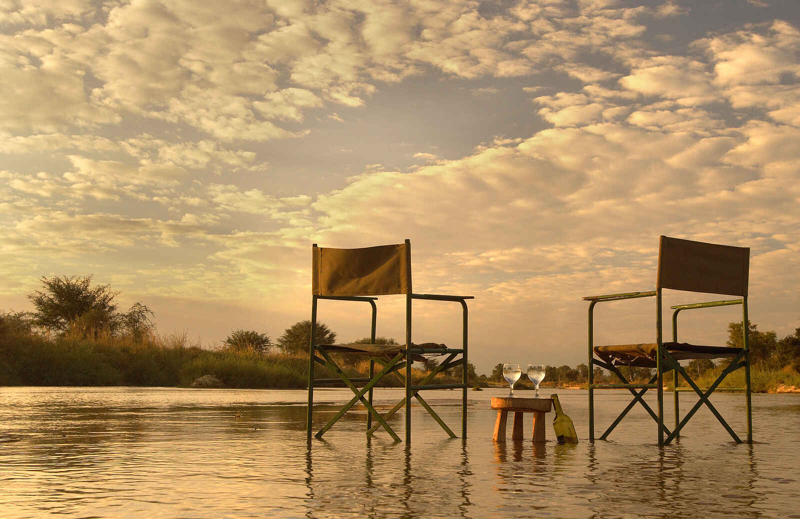 Mwaleshi Camp: Chillen im Fluss Mwaleshi Camp: Chillen im Fluss