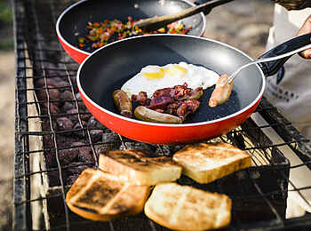 Sanctuary Kichakani Serengeti Camp: Eier und Speck Sanctuary Kichakani Serengeti Camp: Eier und Speck