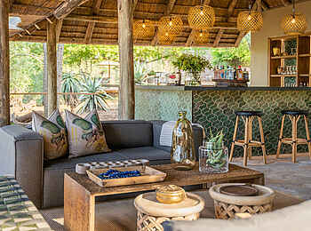 Thornybush Game Lodge: Die Bar Thornybush Game Lodge: Die Bar