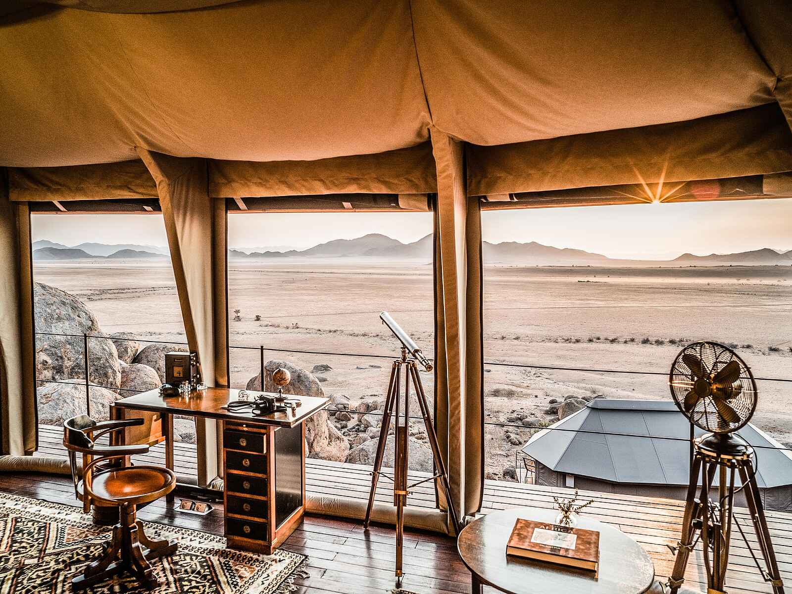 Zannier Hotels Sonop: Blick aus einem Gästezelt Zannier Hotels Sonop: Blick aus einem Gästezelt