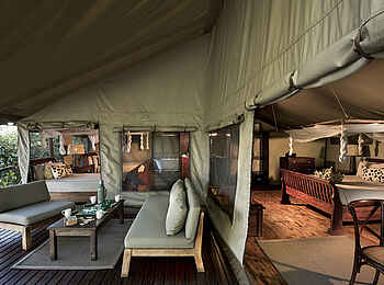 Linyanti Bush Camp: Ansichten eines Familienzeltes Linyanti Bush Camp: Ansichten eines Familienzeltes