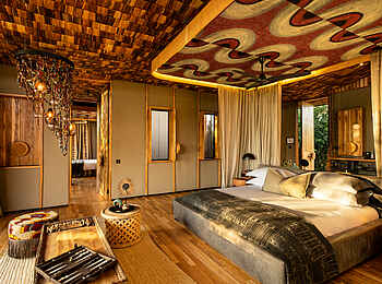 andBeyond Grumeti Serengeti River Lodge: Das Hauptschlafzimmer der Familien Suite andBeyond Grumeti Serengeti River Lodge: Das Hauptschlafzimmer der Familien Suite
