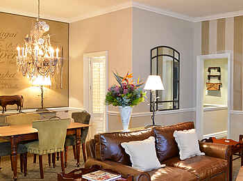 Cape Grace Hotel: Two Bedroom Suite Dining Area Cape Grace Hotel: Two Bedroom Suite Dining Area