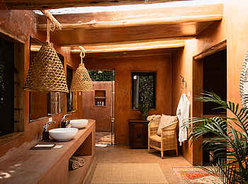 Hemingways River Camp Mara: Gästezelt Bad