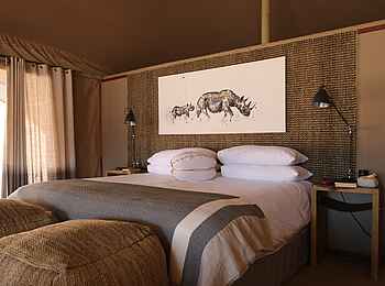 Hoanib Valley Camp: Gemütliches Doppelbett Hoanib Valley Camp: Gemütliches Doppelbett