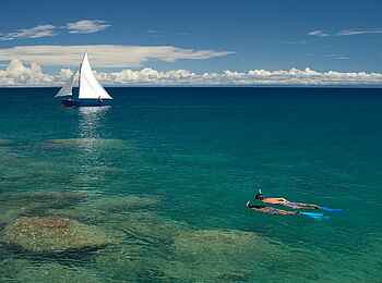 Kaya Mawa: Schnorcheln vor der Insel