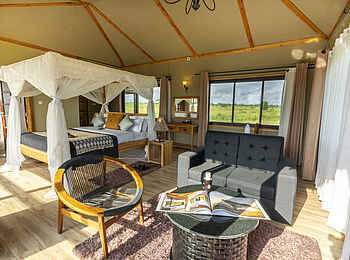 Serengeti Sametu Camp: Luxury Pavillony Room Bett Serengeti Sametu Camp: Luxury Pavillony Room Bett