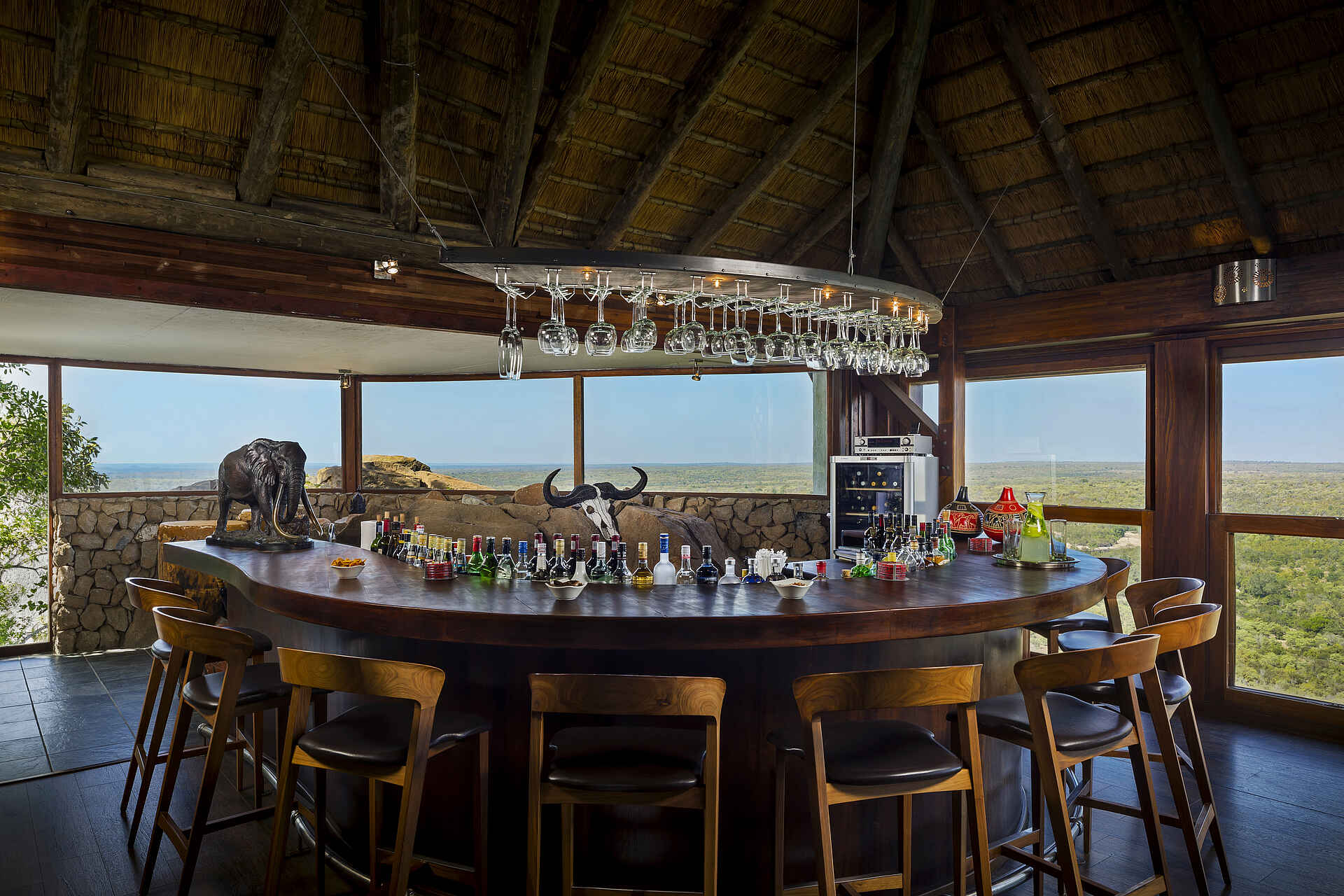 aussicht, bar, sabi sand rame reserve, ulusaba rock lodge, virgin limited edition, afrikarma, afrikarma safaris, afrikarma safaris - wildnis. hautnah., afrikarma.de