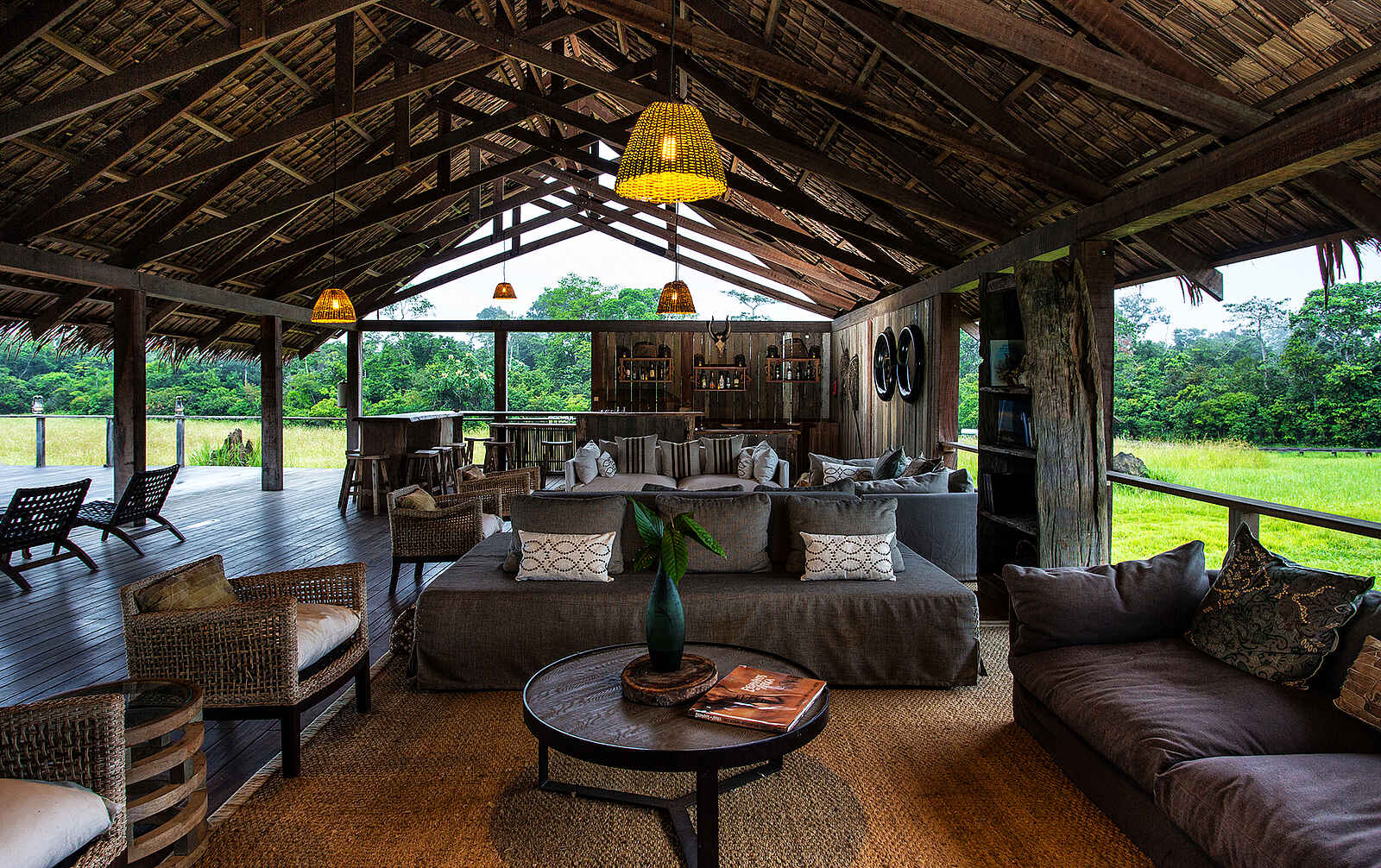 Mboko Camp: Innenansicht der Lounge Mboko Camp: Innenansicht der Lounge