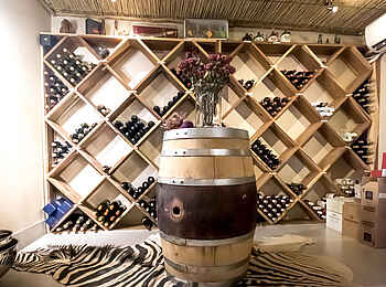 Bagatelle Kalahari Game Ranch: Im Weinkeller