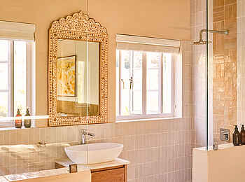 Boschendal Wine Estate: Fynbos Farmhouse Bad