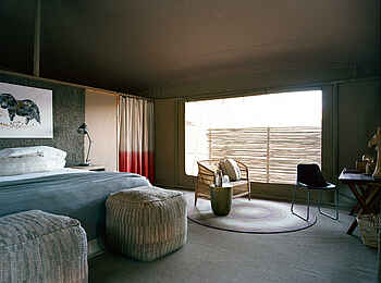 Hoanib Valley Camp: Gästezelt Blick hinaus Hoanib Valley Camp: Gästezelt Blick hinaus