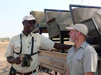 Kafunta River Lodge: Guide und Gast