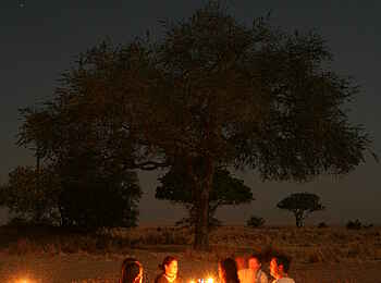 Katuma Bush Lodge: Dinner unter freiem Himmel im Busch