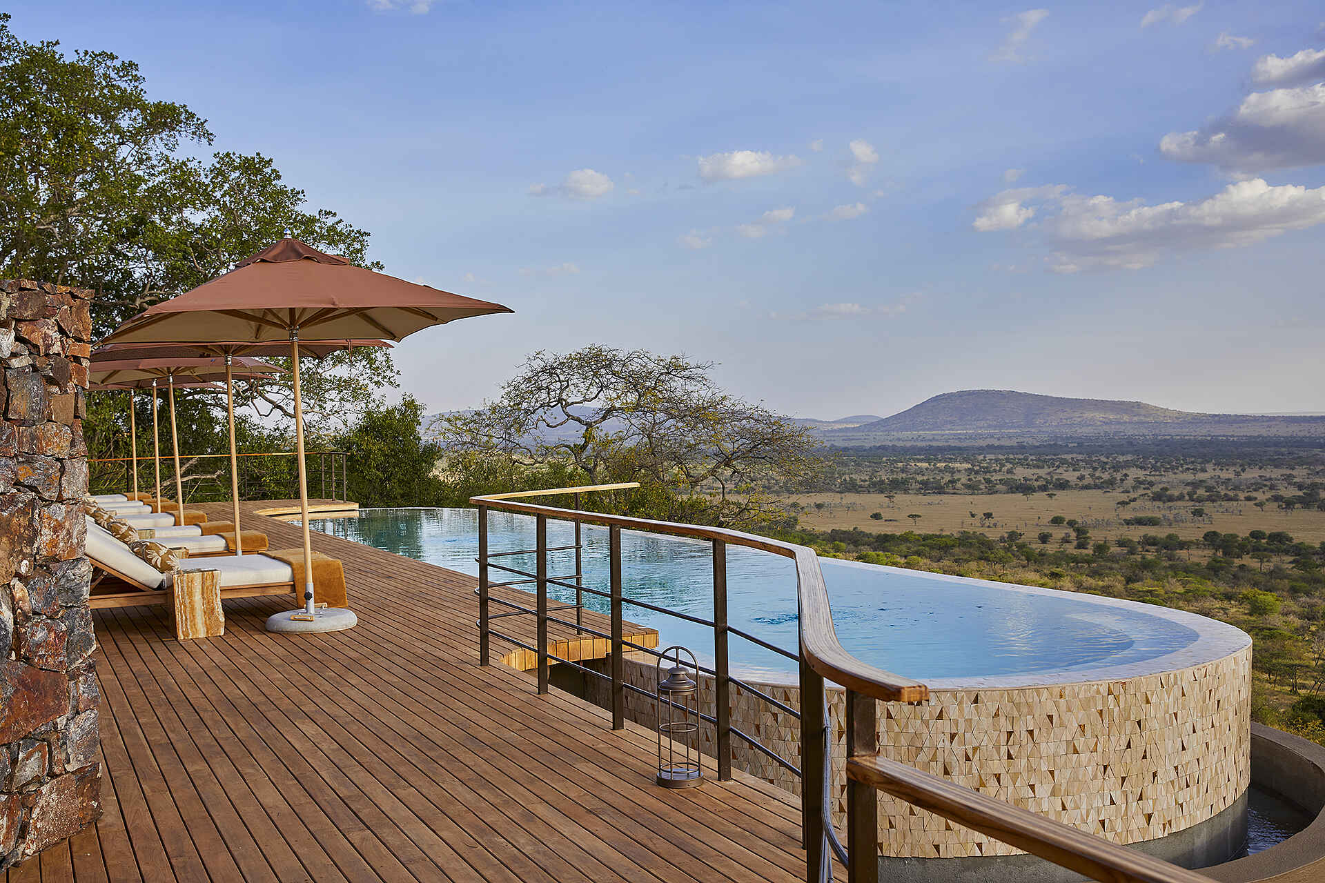 Laba Grumeti Art Lodge: Der große Infinity Pool Laba Grumeti Art Lodge: Der große Infinity Pool