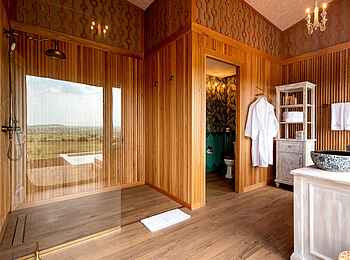 One Nature Mara River Lodge: Badezimmer mit großer Dusche