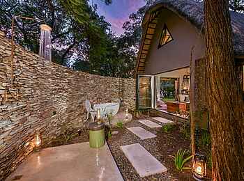 Sabi Sabi Selati Camp: Aussenwanne der Luxury Suite Sabi Sabi Selati Camp: Aussenwanne der Luxury Suite