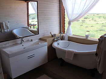 Bagatelle Kalahari Game Ranch: Dune Chalet Bad