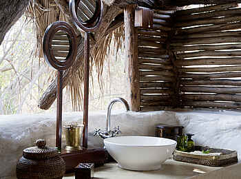 Kiba Point Selous: Badezimmer