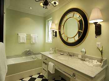 The Royal Livingstone: King-Bad The Royal Livingstone: King-Bad