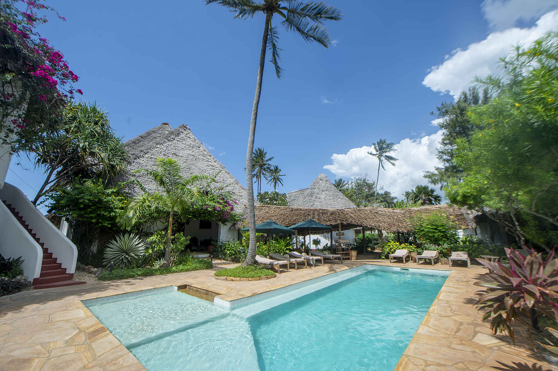 Villa Kiva Boutique Hotel: Die Pool Landschaft