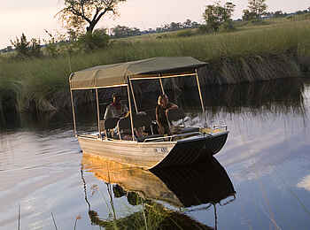 Xakanaxa Camp: Motorboot