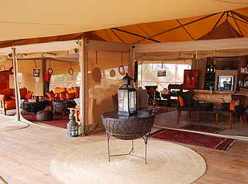 Elephant Bedroom Camp: Blick zur Lounge