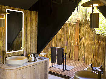 Monachira Camp: Bad mit Außendusche Monachira Camp: Bad mit Außendusche