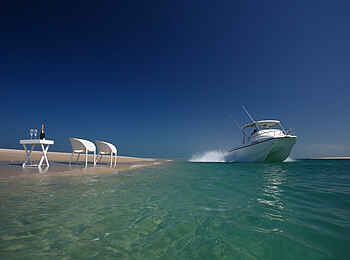 Azura Marlin Beach: Aperitif auf einer Sandbank