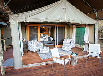 Mma Dinare Camp: Blick in ein Gästezelt Mma Dinare Camp: Blick in ein Gästezelt