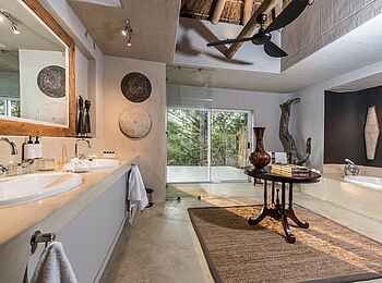 Sabi Sabi Bush Lodge: Badezimmer der Mandleve Suite Sabi Sabi Bush Lodge: Badezimmer der Mandleve Suite