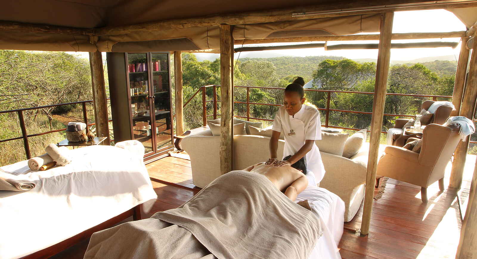 Thanda Tented Camp: Spa Behandlung mit Ausblick Thanda Tented Camp: Spa Behandlung mit Ausblick