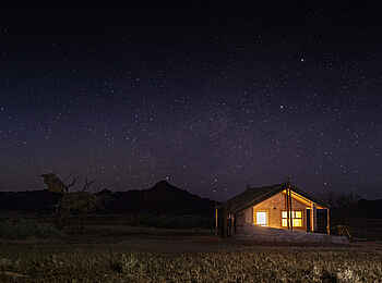 Desert Camp: Nachts Desert Camp: Nachts