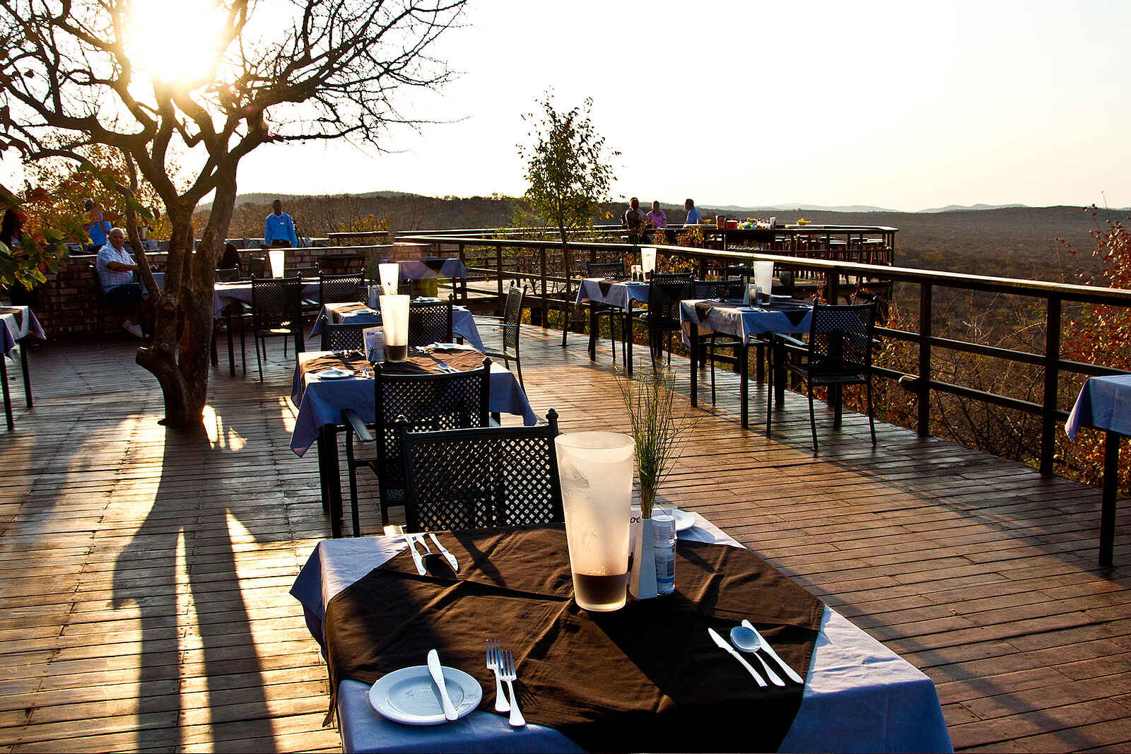 Etosha Safari Lodge: Aussichtsplattform Etosha Safari Lodge: Aussichtsplattform