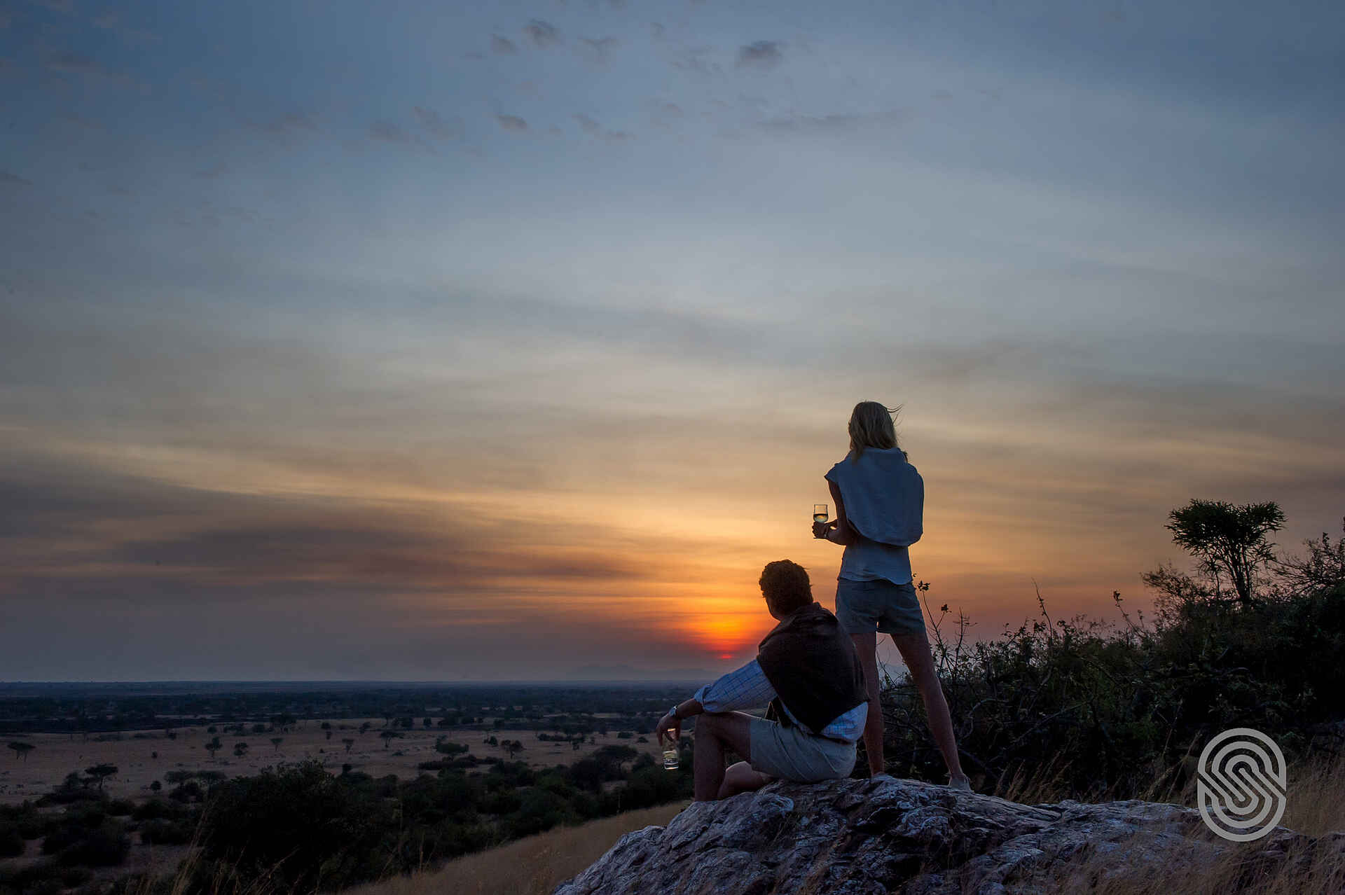 afrikarma, afrikarma Safaris, afrikarma.de, Grumeti, Grumeti River, Kirawira Serena Camp, Safari, Serena Hotels, Serengeti, Sonnenuntergang, Afrikarma Safaris - Wildnis. Hautnah.