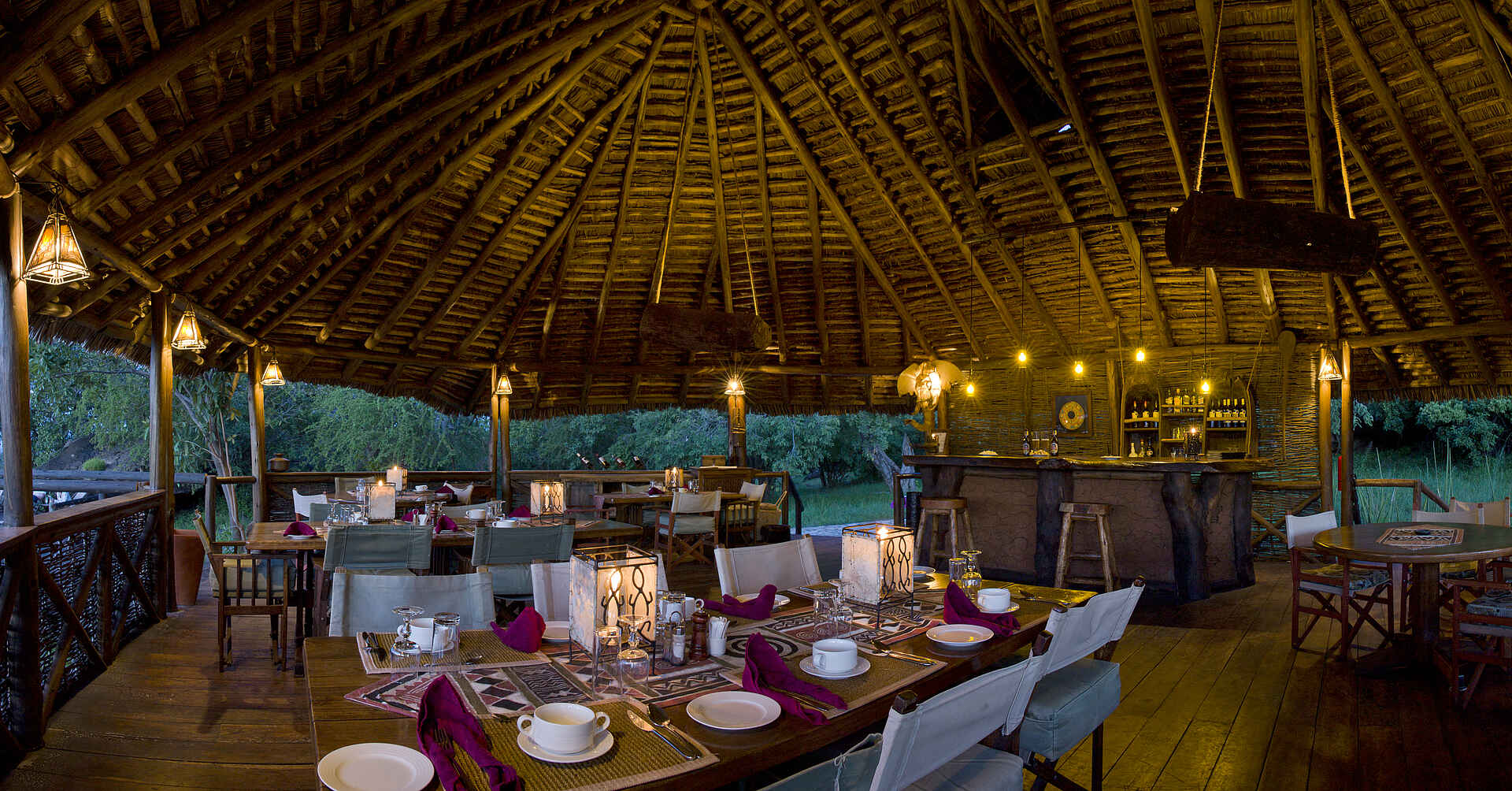 Maweninga Camp: Speisesaal Maweninga Camp, Tanganyika Expeditions, Tarangire National Park, Dinner, Speisezelt, Afrikarma, Afrikarma Safaris, Afrikarma Safaris - Wildnis. Hautnah., Afrikarma.de
