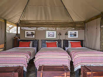 Meno a Kwena Camp: Family Tent Kinder Betten