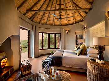 The Royal Madikwe: Kopano Suite Bett