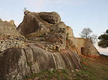 Great Zimbabwe: Mittlere Ebene der Bergruinen Great Zimbabwe: Mittlere Ebene der Bergruinen