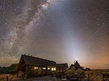 !Xaus Lodge: Milchstraße über der Lodge !Xaus Lodge: Milchstraße über der Lodge