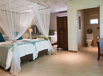 Bayete Guest Lodge: Betten und Badezimmer