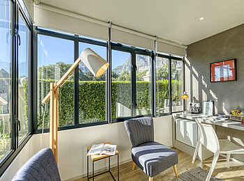 De Tafelberg Guesthouse: Die Sitzecke im Comfort Zimmer