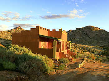 Desert Horse Inn: Bungalow mit Blick auf die Aus-Berge Desert Horse Inn: Bungalow mit Blick auf die Aus-Berge